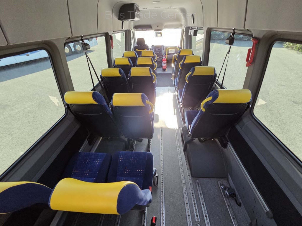 VOLKSWAGEN Crafter 50 LR // 2 units with lift