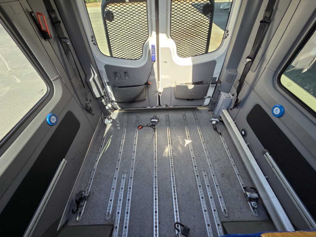 VOLKSWAGEN Crafter 50 Skåp LR
