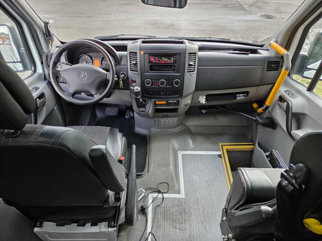 MERCEDES SPRINTER 516 CDI // 24seats