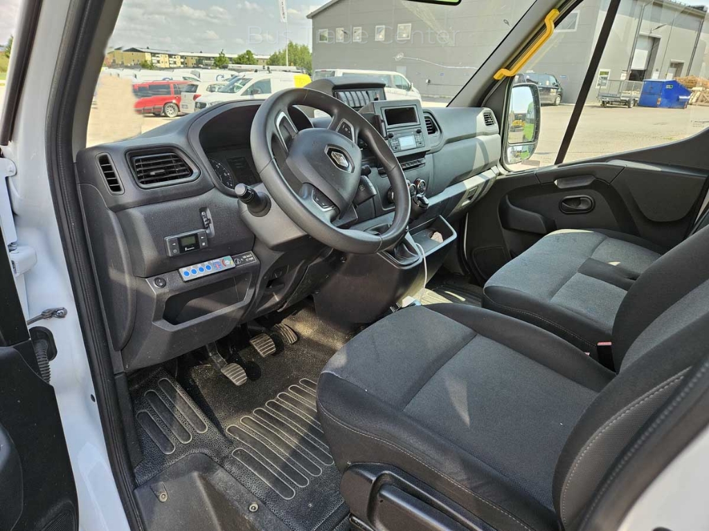 RENAULT MASTER TRABUS // 4 units
