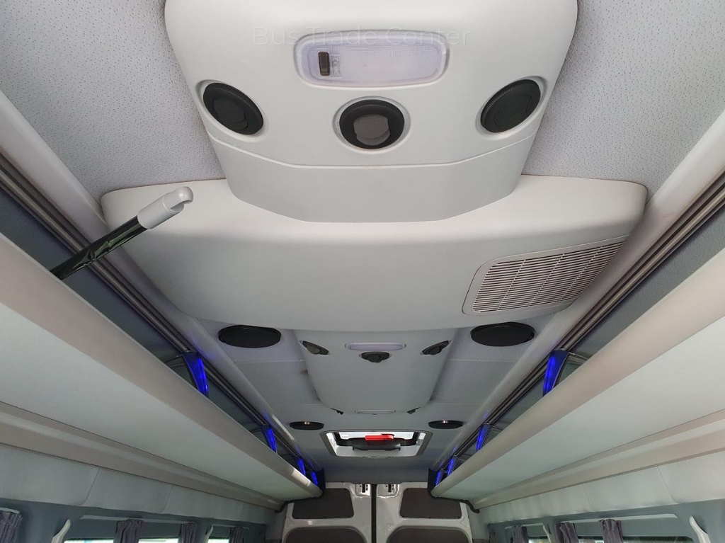 VOLKSWAGEN CRAFTER BUS-PRESTIGE 2.0 TDI