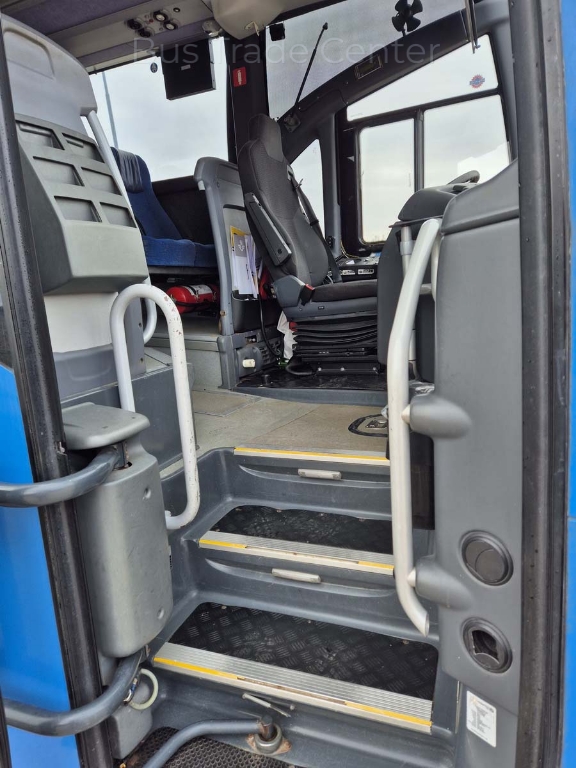 SCANIA OmniExpress LK 400